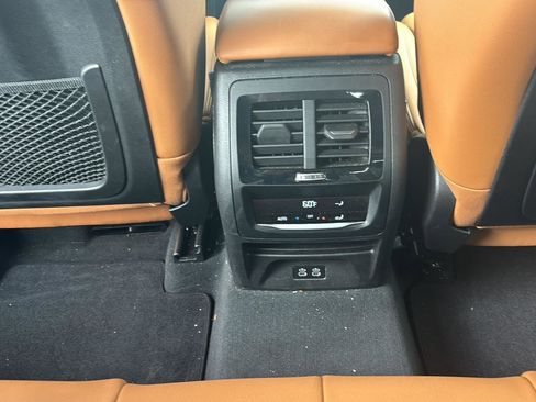 Used 2024 BMW X3 sDrive30i w/ Convenience Package RWD image 18