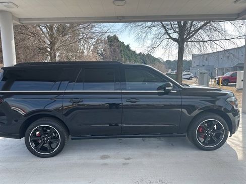 Used 2023 Ford Expedition Max Limited image 2