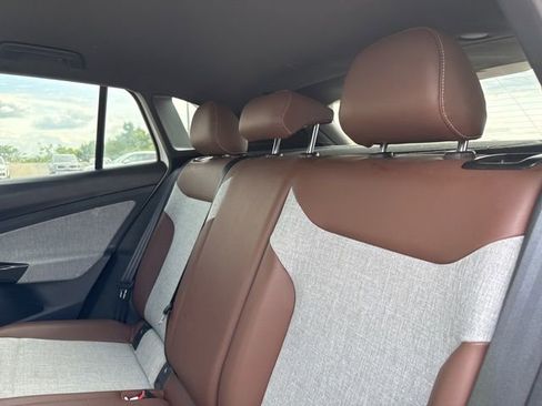 Used 2025 Volkswagen ID.4 Pro RWD image 11