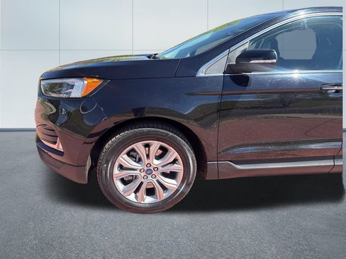 Used 2022 Ford Edge Titanium w/ Equipment Group 301A AWD/4WD image 35