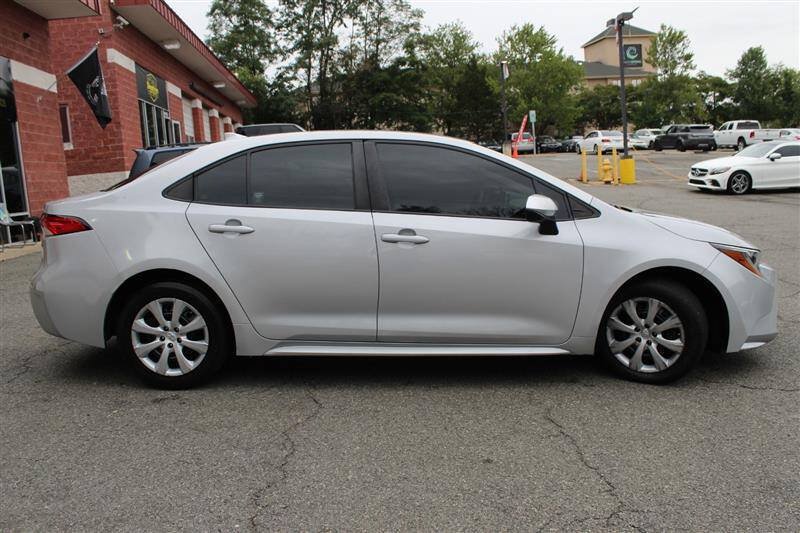 Used 2021 Toyota Corolla LE w/ Carpet Mat Package (TMS) FWD image 6
