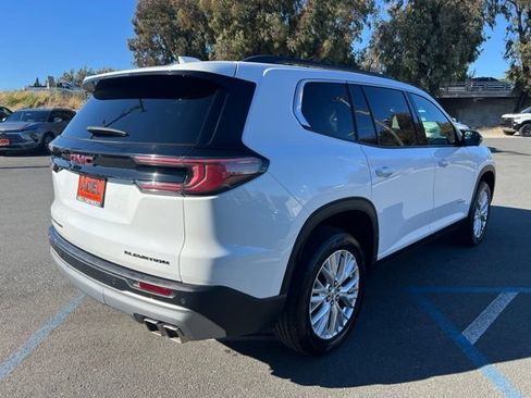 Used 2024 GMC Acadia Elevation AWD/4WD image 7