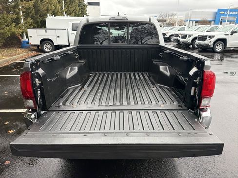 Used 2019 Toyota Tacoma SR5 image 30