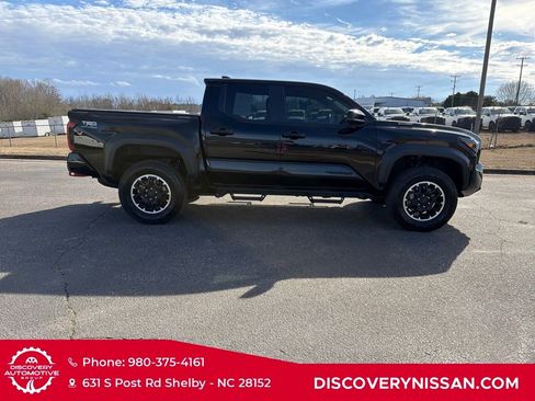 Used 2024 Toyota Tacoma TRD Off-Road image 6