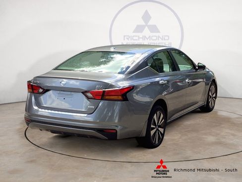 Used 2021 Nissan Altima 2.5 SV image 3