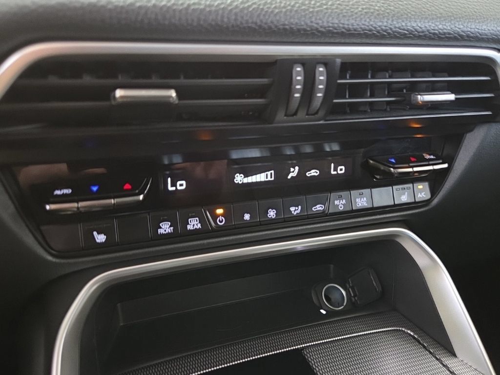 Used 2025 MAZDA CX-90 Plug-In Hybrid w/ Preferred AWD/4WD image 37