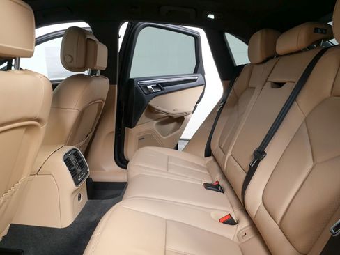 New 2026 Porsche Macan image 16