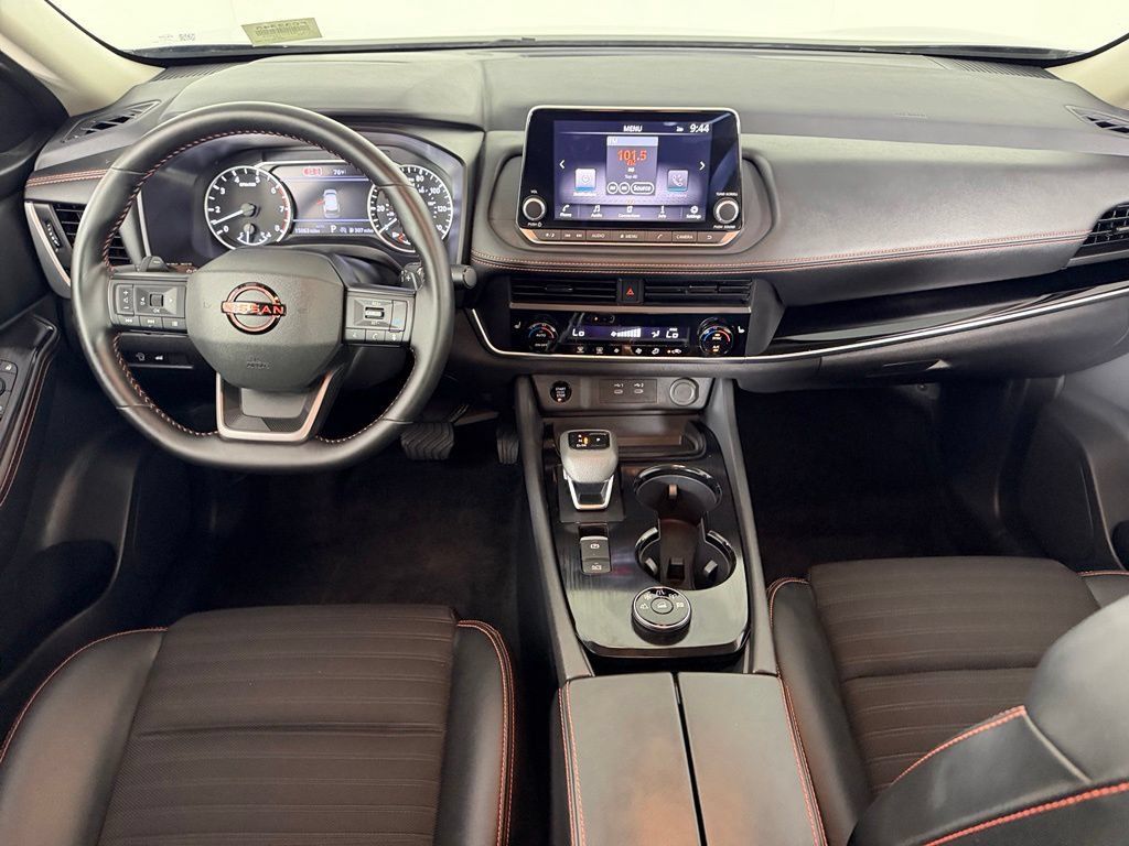 Used 2026 Nissan Rogue SV AWD/4WD image 12