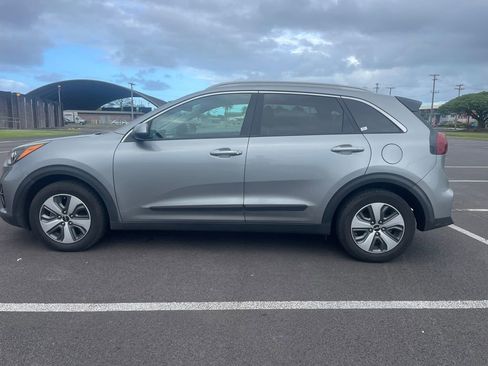 Used 2022 Kia Niro LX FWD image 9