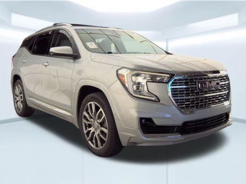 Used 2022 GMC Terrain Denali AWD/4WD image 2
