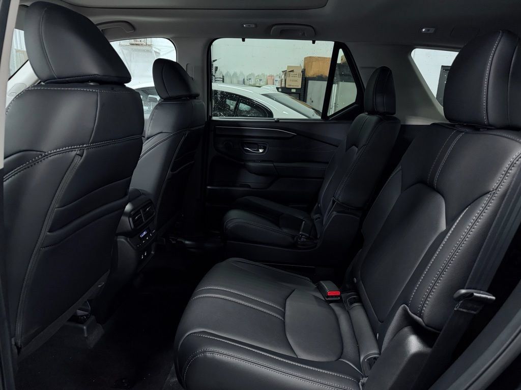 New 2026 Honda Pilot Touring image 21