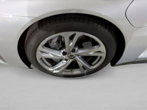 Used 2024 Audi e-tron GT Premium Plus image 29