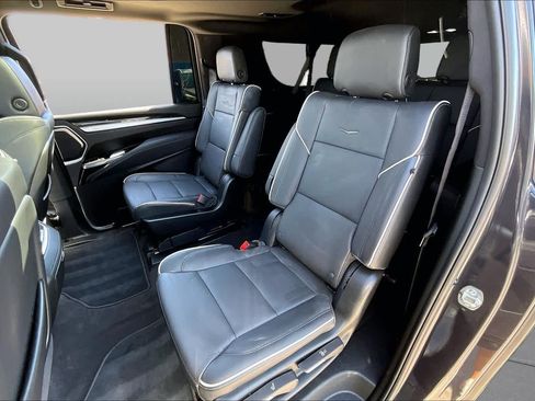 Used 2026 Cadillac Escalade ESV Luxury w/ Touring Package AWD/4WD image 21