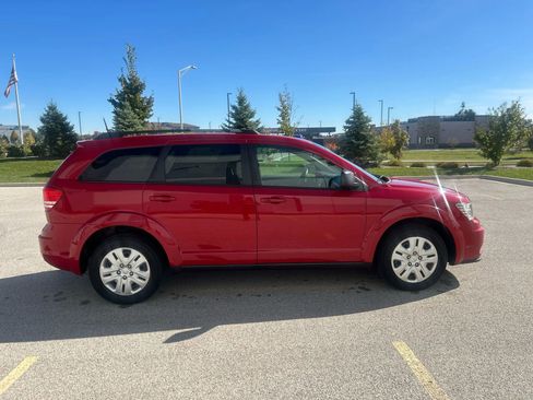 Used 2018 Dodge Journey SE image 7