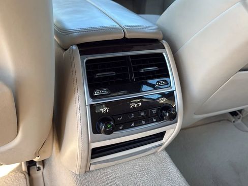 Used 2019 BMW 740i 740i Sedan 4D w/ Executive Package image 33