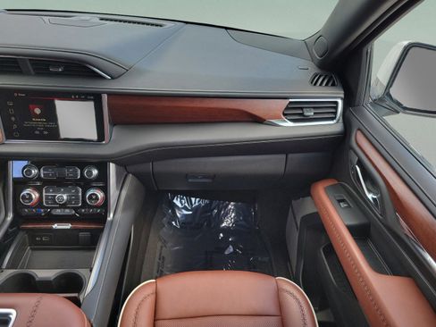 Used 2023 GMC Yukon Denali Ultimate image 15