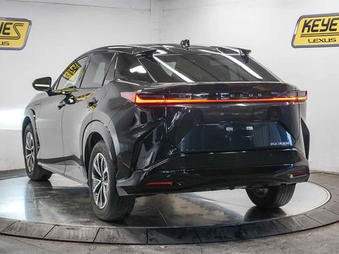 Used 2025 Lexus RZ 300e image 2