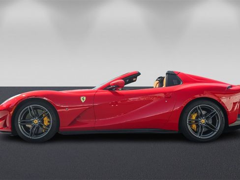 Used 2022 Ferrari 812 GTS image 6