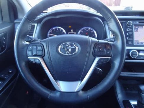 Used 2014 Toyota Highlander Limited Platinum image 15