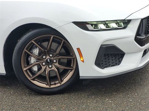 Used 2024 Ford Mustang GT Premium image 9