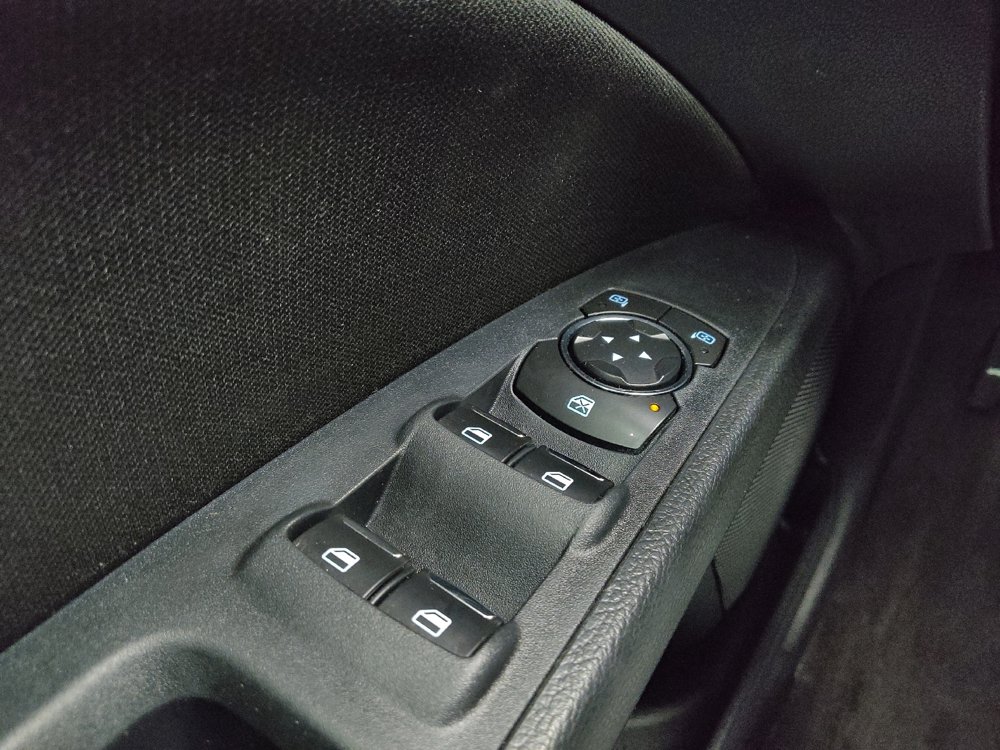 Used 2018 Ford Fusion SE FWD image 27