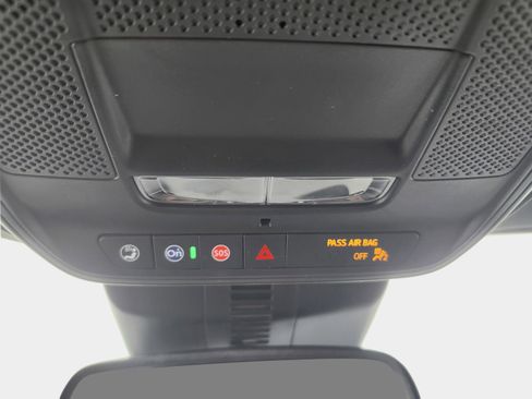 Used 2025 Buick Enclave Preferred image 18