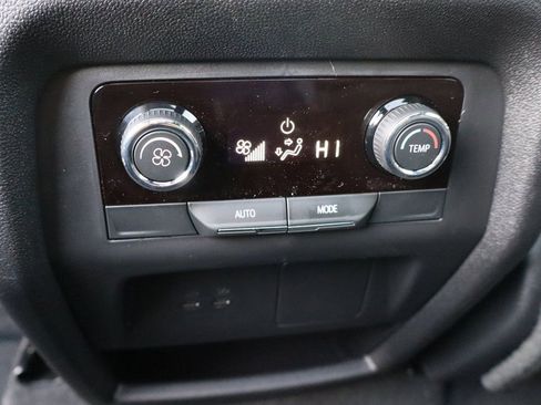 New 2026 Chevrolet Traverse LT w/ Sun and Wheel Package image 24