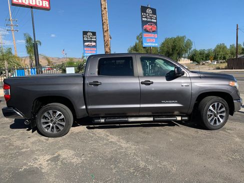 Used 2018 Toyota Tundra SR5 w/ SR5 Upgrade Package RWD image 4