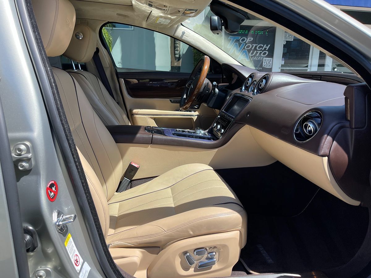 Used 2012 Jaguar XJ RWD image 22