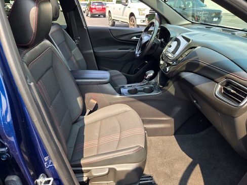 Used 2022 Chevrolet Equinox RS w/ Infotainment Package image 6