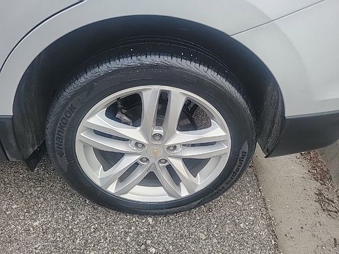 Used 2019 Chevrolet Equinox Premier image 4