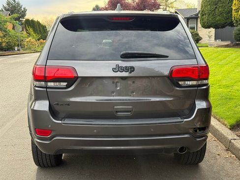Used 2020 Jeep Grand Cherokee Altitude AWD/4WD image 5