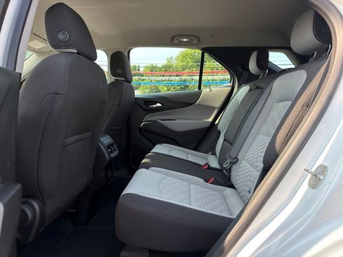 Used 2019 Chevrolet Equinox LS FWD image 3