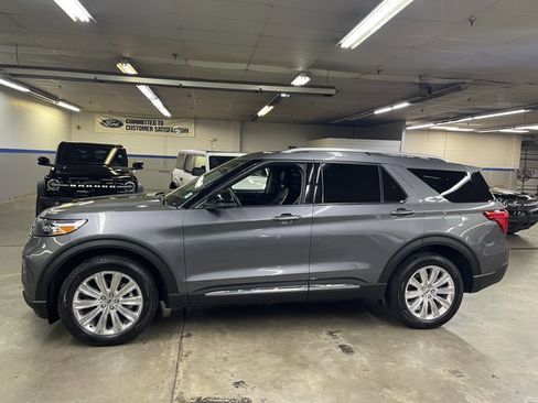 Certified 2022 Ford Explorer Limited w/ Limited Technology Package AWD/4WD image 4
