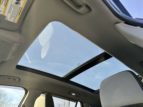 Used 2020 GMC Terrain SLE w/ Driver Convenience Package image 28