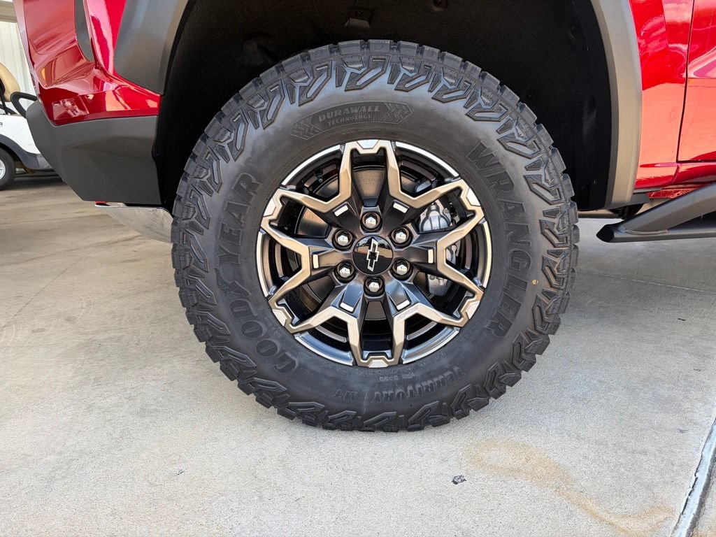 New 2026 Chevrolet Colorado ZR2 w/ Technology Package AWD/4WD image 12