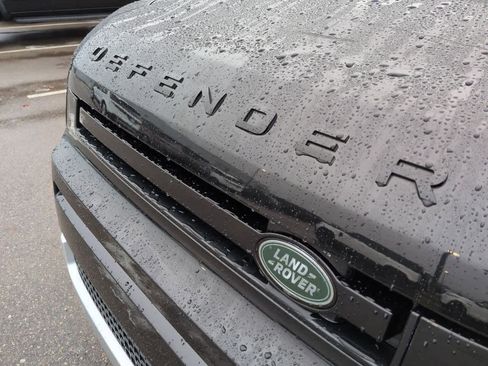 Used 2025 Land Rover Defender 110 S image 12