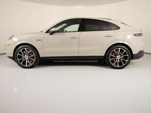 New 2026 Porsche Cayenne S image 2
