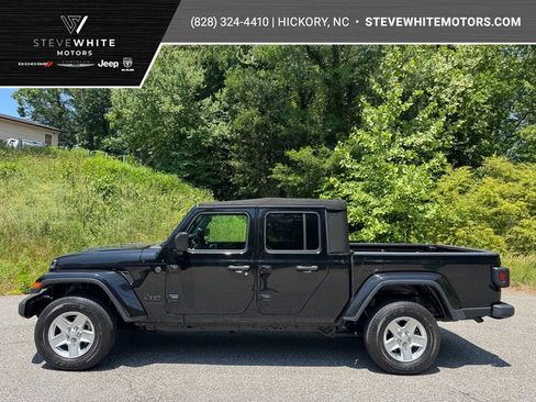 Used 2023 Jeep Gladiator Sport AWD/4WD image 1