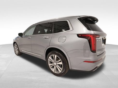 Certified 2022 Cadillac XT6 Premium Luxury w/ Technology Package AWD/4WD image 2