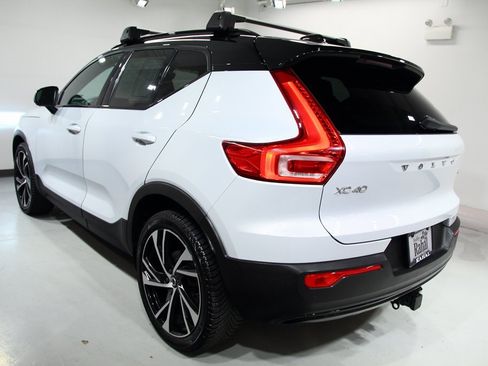 Used 2021 Volvo XC40 T5 R-Design w/ Advanced Package image 14