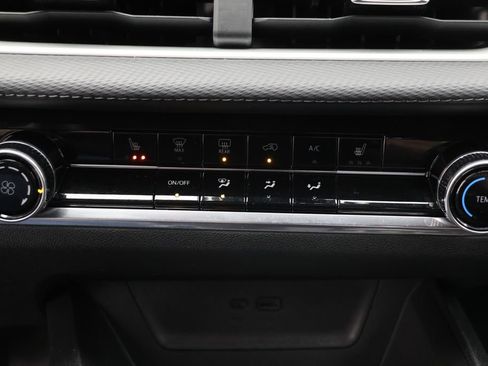 Used 2025 Chevrolet Equinox LT image 23