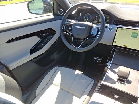 Certified 2026 Land Rover Range Rover Evoque Dynamic SE AWD/4WD image 12
