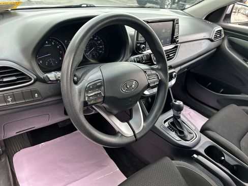 Used 2019 Hyundai Elantra GT image 10