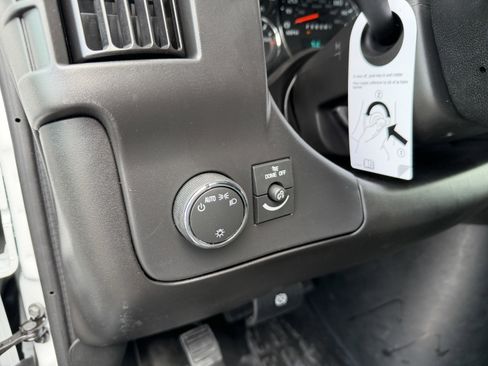 New 2026 Chevrolet Express 2500 Extended RWD image 13