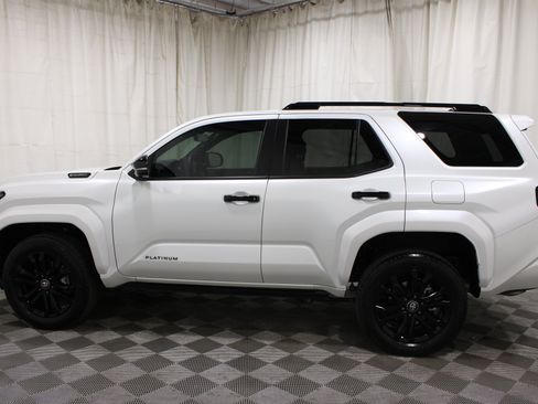 Used 2025 Toyota 4Runner Platinum AWD/4WD image 33