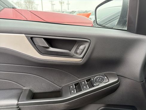 Used 2022 Ford Escape SE w/ Convenience Package image 14