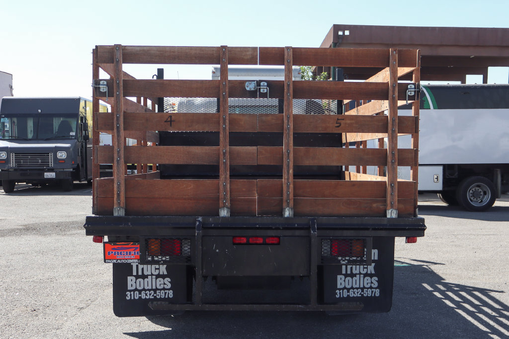 Used 2021 Isuzu NPR RWD image 7
