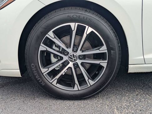 Certified 2025 Volkswagen Jetta Sport FWD image 12