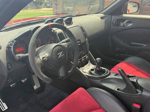 Used 2016 Nissan 370Z NISMO RWD image 20